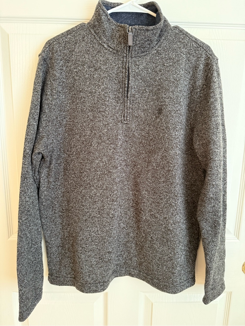 Izod Men's Grey Quarter-Zip Sweater